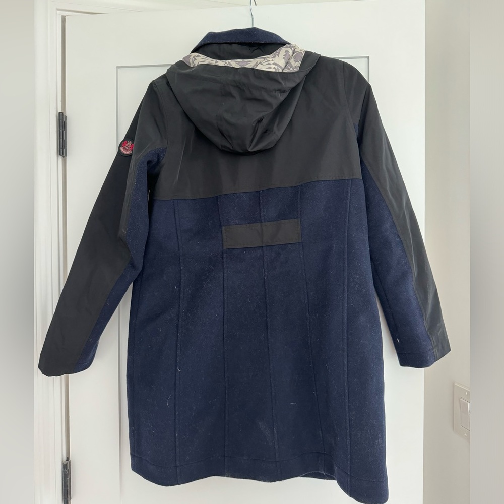 Beautiful Pendleton Coat With Water Resistant Sec… - image 2